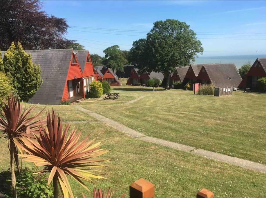 Wow! Amazing Sea Views At Coastal Chalet In Kingsdown Park With Pool No 40 Villa Bagian luar foto