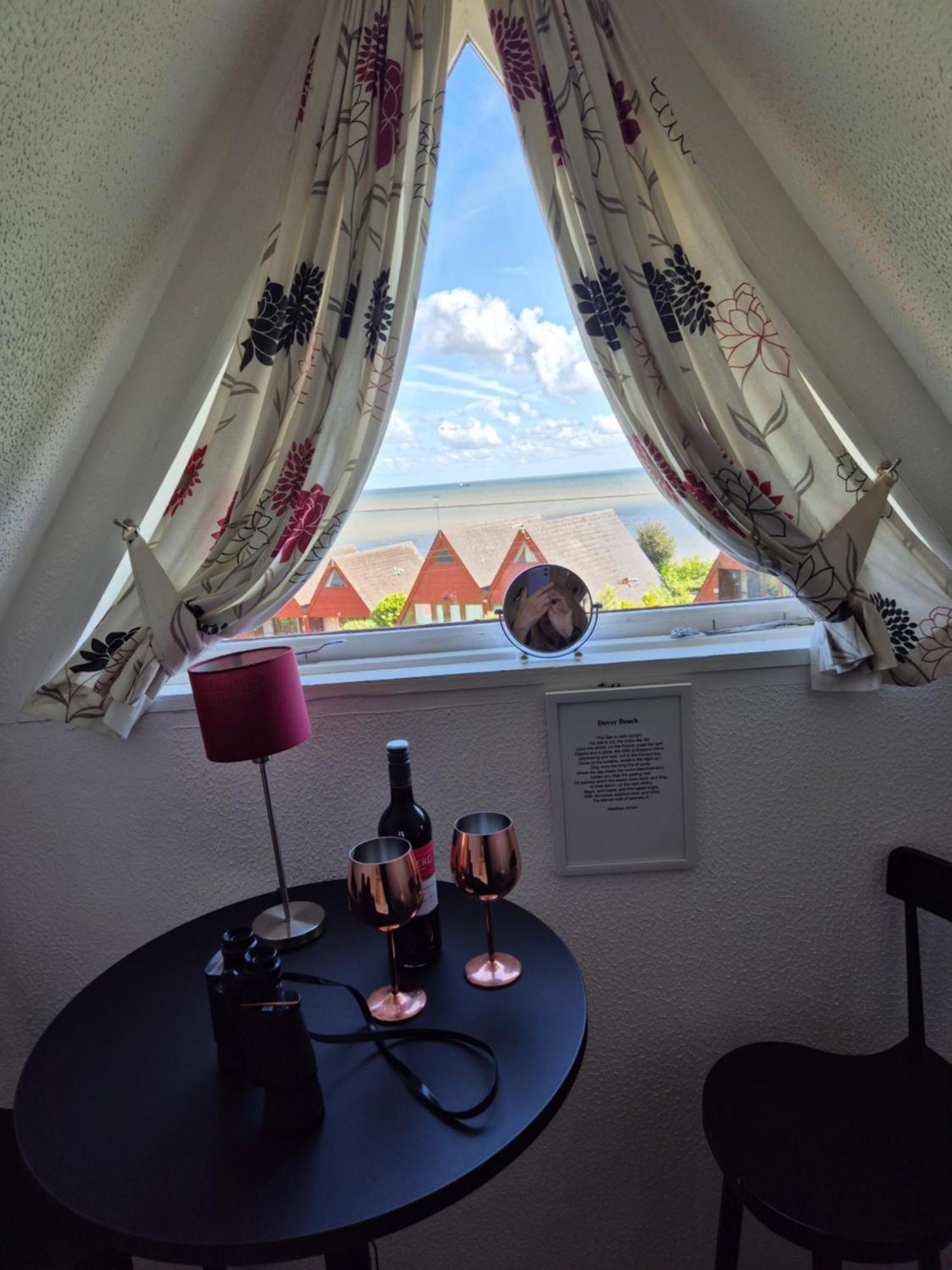 Wow! Amazing Sea Views At Coastal Chalet In Kingsdown Park With Pool No 40 Villa Bagian luar foto