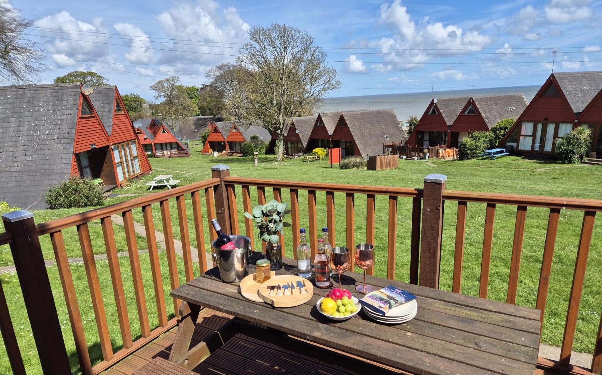 Wow! Amazing Sea Views At Coastal Chalet In Kingsdown Park With Pool No 40 Villa Bagian luar foto