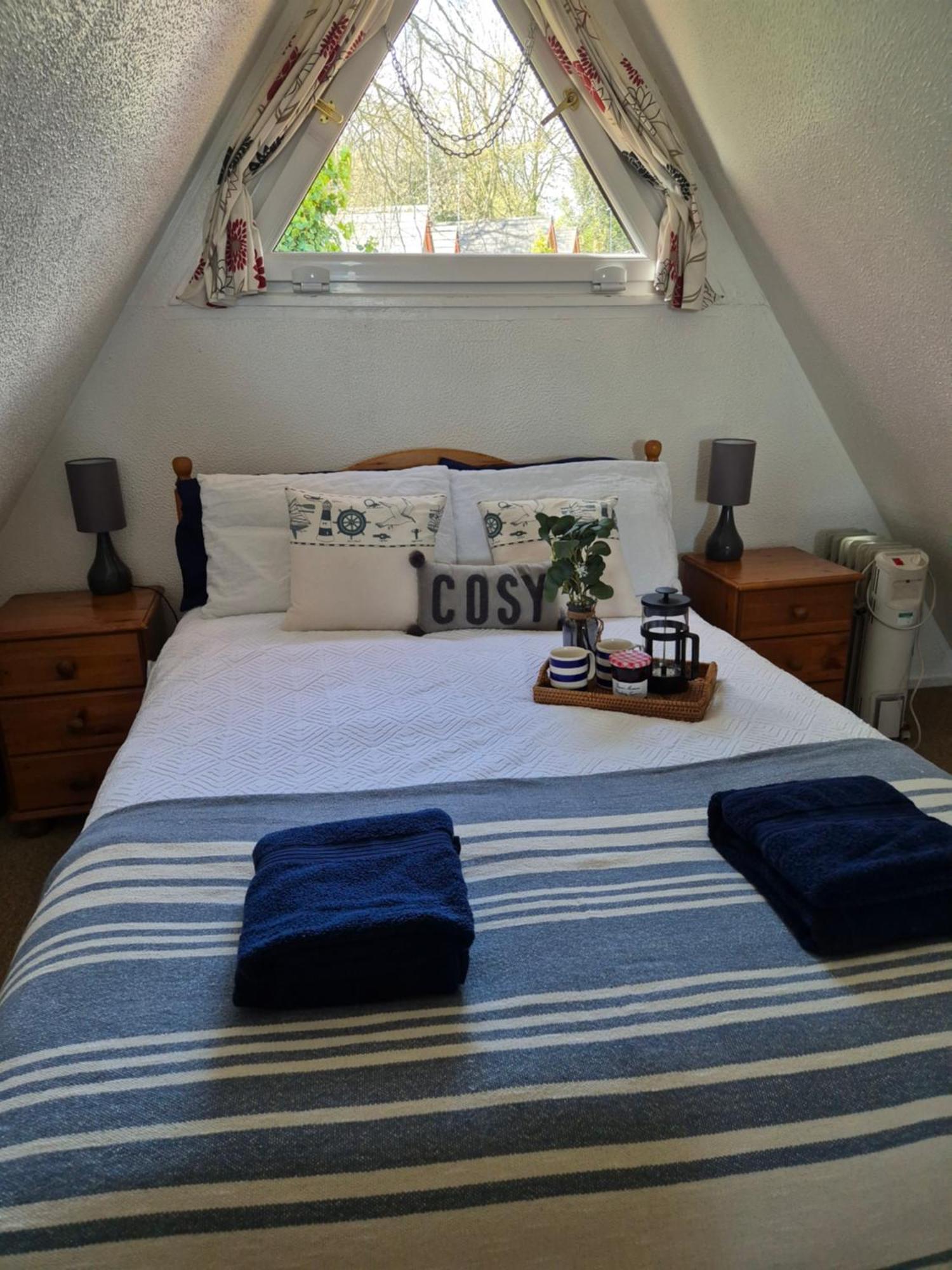 Wow! Amazing Sea Views At Coastal Chalet In Kingsdown Park With Pool No 40 Villa Bagian luar foto