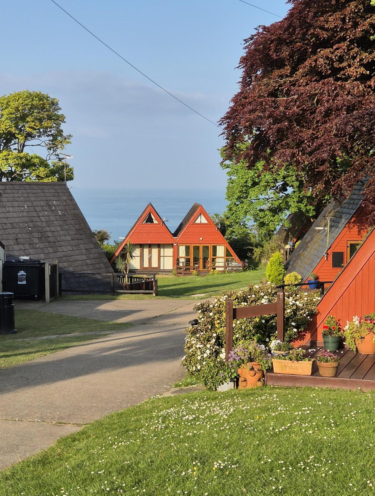 Wow! Amazing Sea Views At Coastal Chalet In Kingsdown Park With Pool No 40 Villa Bagian luar foto