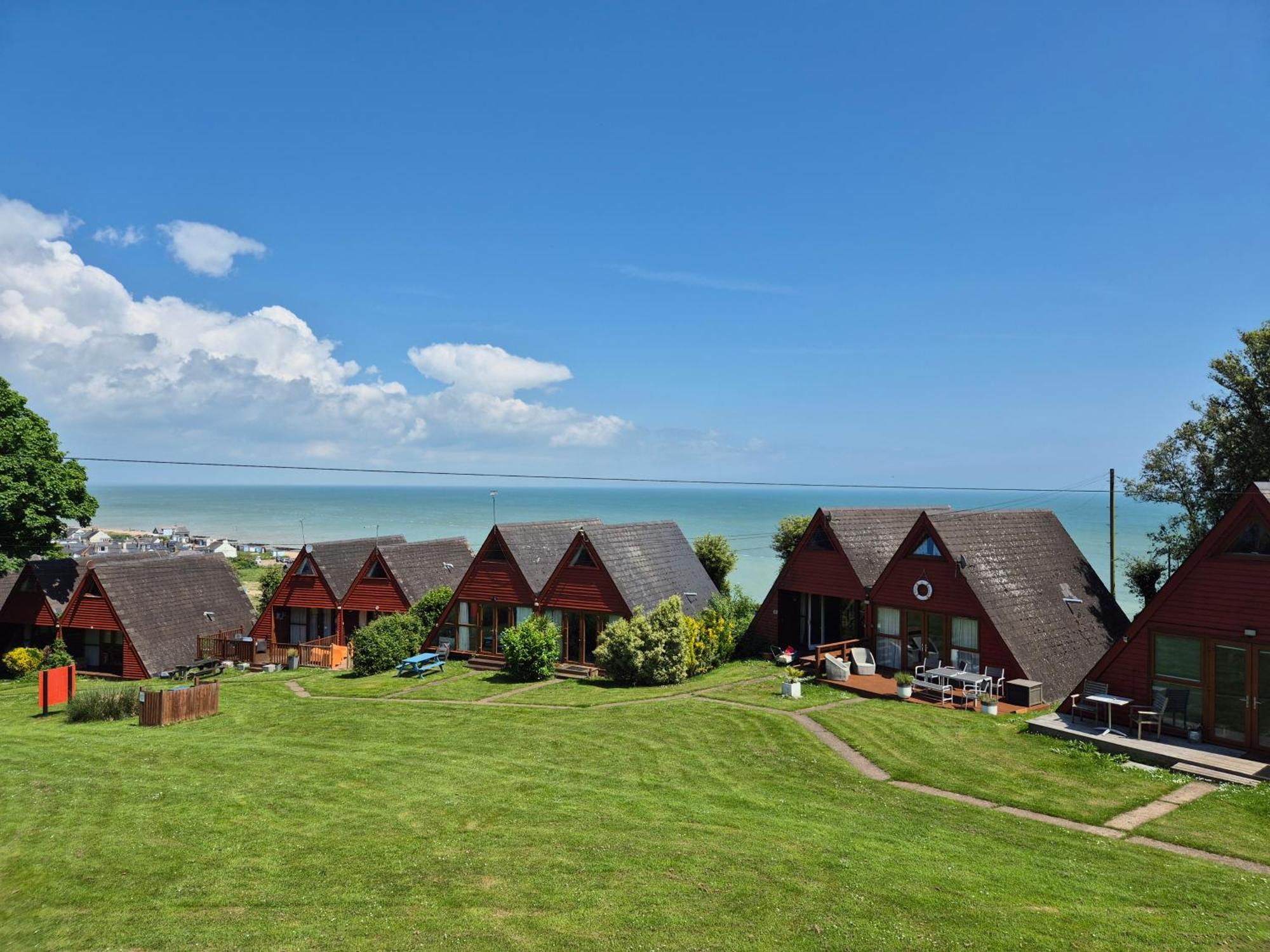 Wow! Amazing Sea Views At Coastal Chalet In Kingsdown Park With Pool No 40 Villa Bagian luar foto